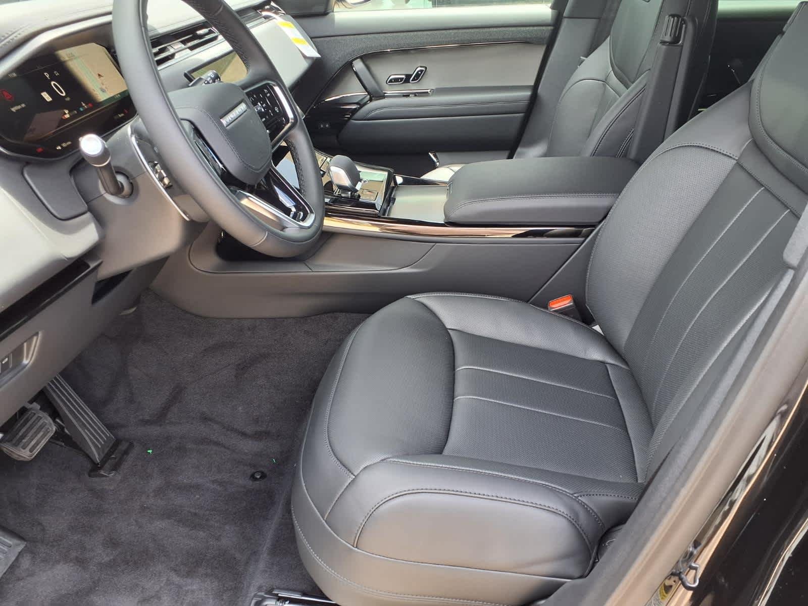 New 2026 Santorini Black Land Rover SE image 11