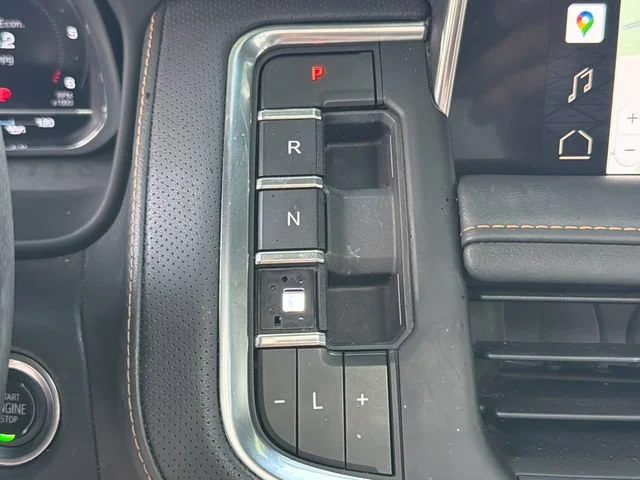 Used 2022 Summit White GMC AT4 image 33