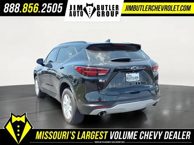 Used 2023 Black Chevrolet 2LT image 2