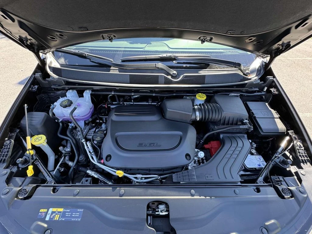 2026 Chrysler Voyager LX - Photo 13