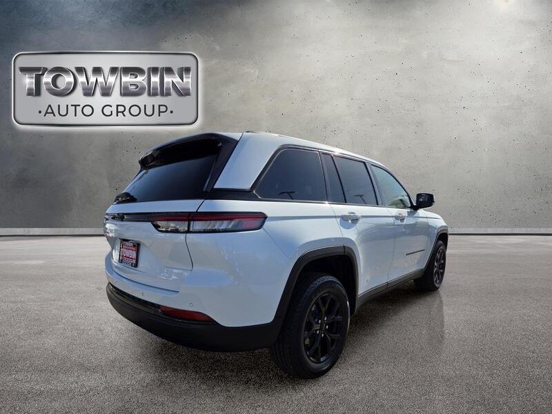 Used 2025 White/off-white Jeep  image 5