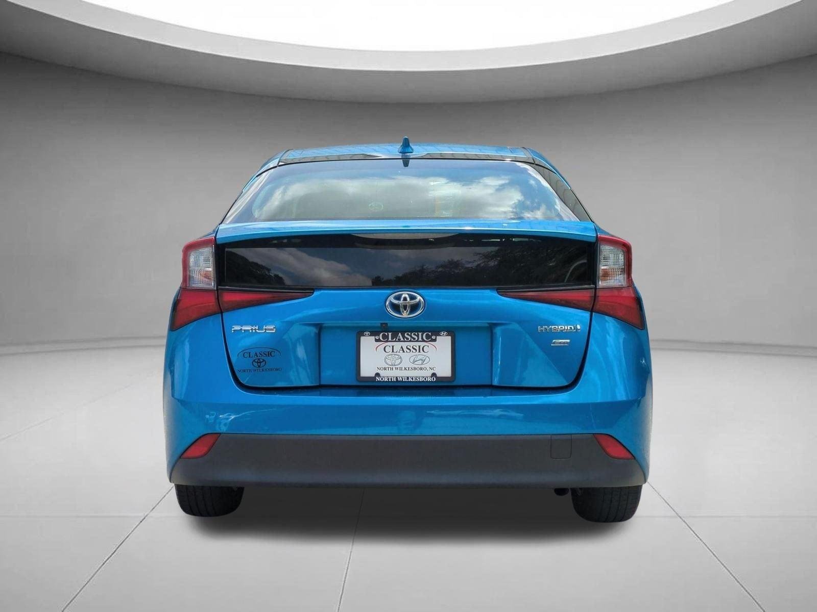 Used 2020 Electric Storm Blue Toyota XLE image 4