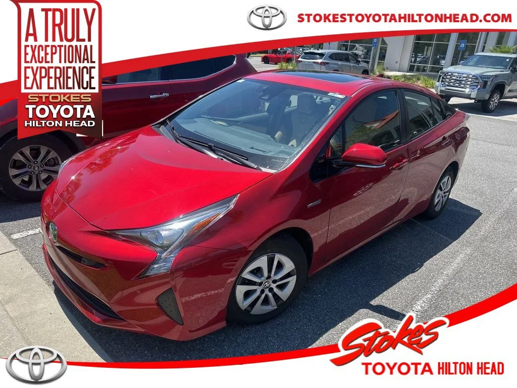 2017 Toyota Prius Three's photo
