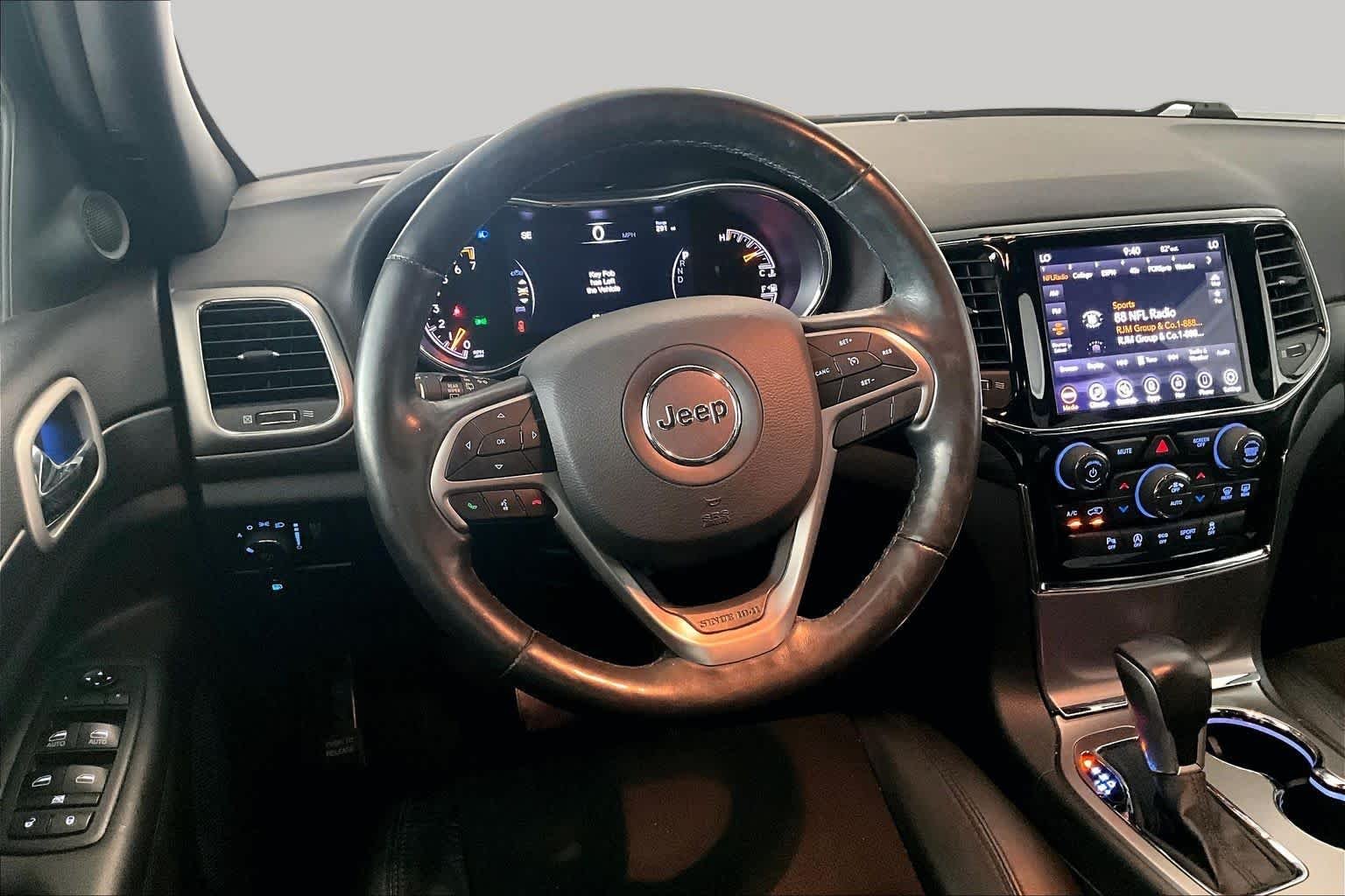 Used 2020 Sting-Gray Clearcoat Jeep Altitude image 16