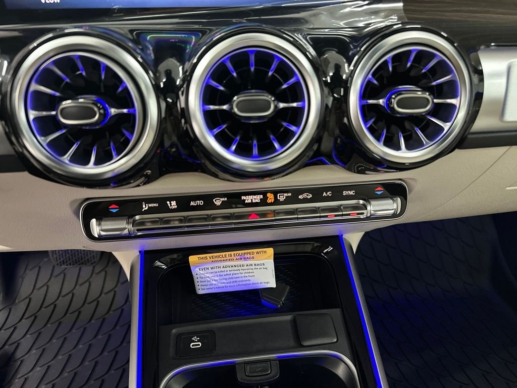 New 2026 Polar White Mercedes-Benz GLB 250 image 20