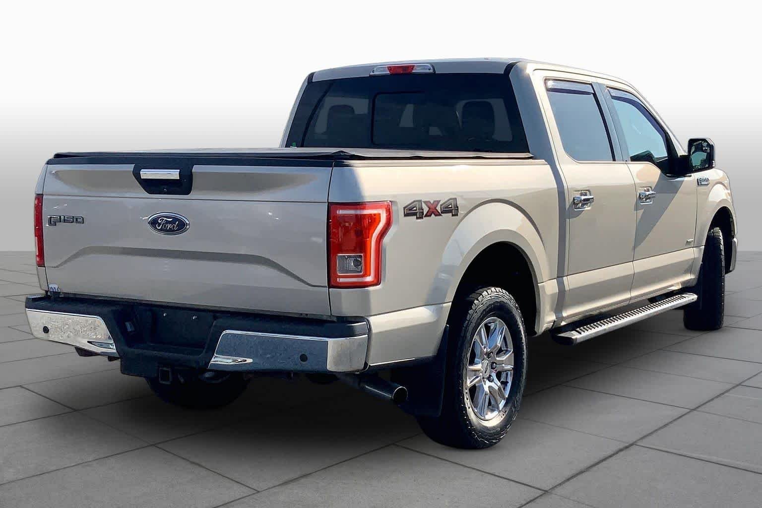 Used 2017 White Gold Ford XLT image 12