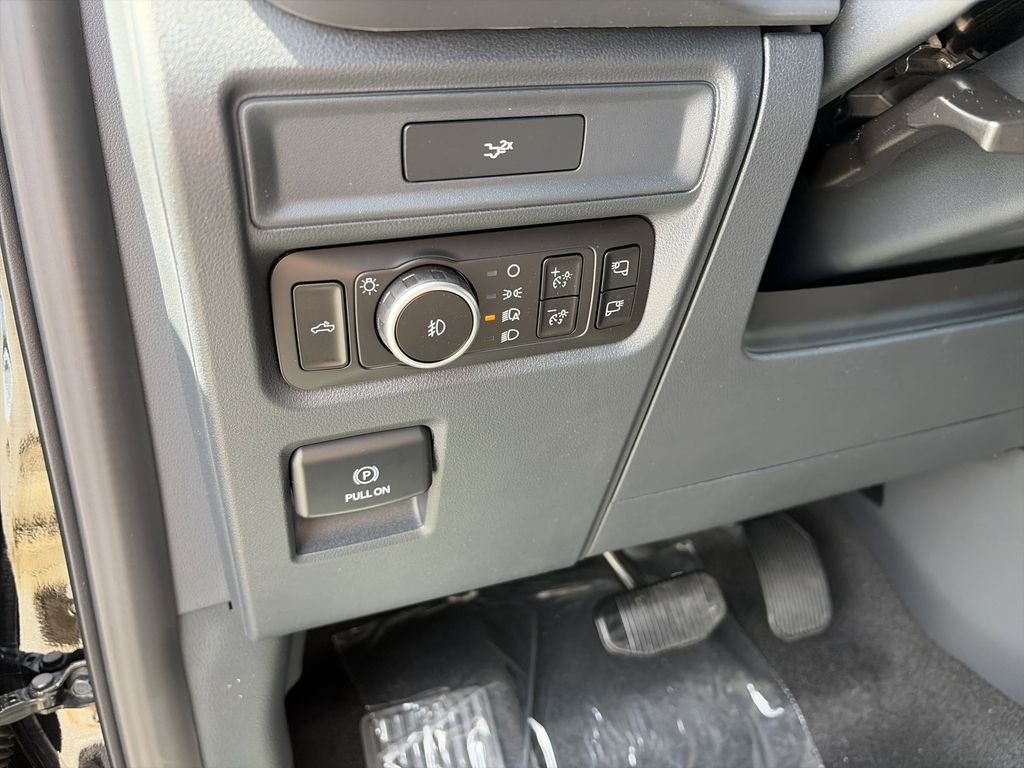 New 2026 Agate Black Metallic Ford XLT image 20