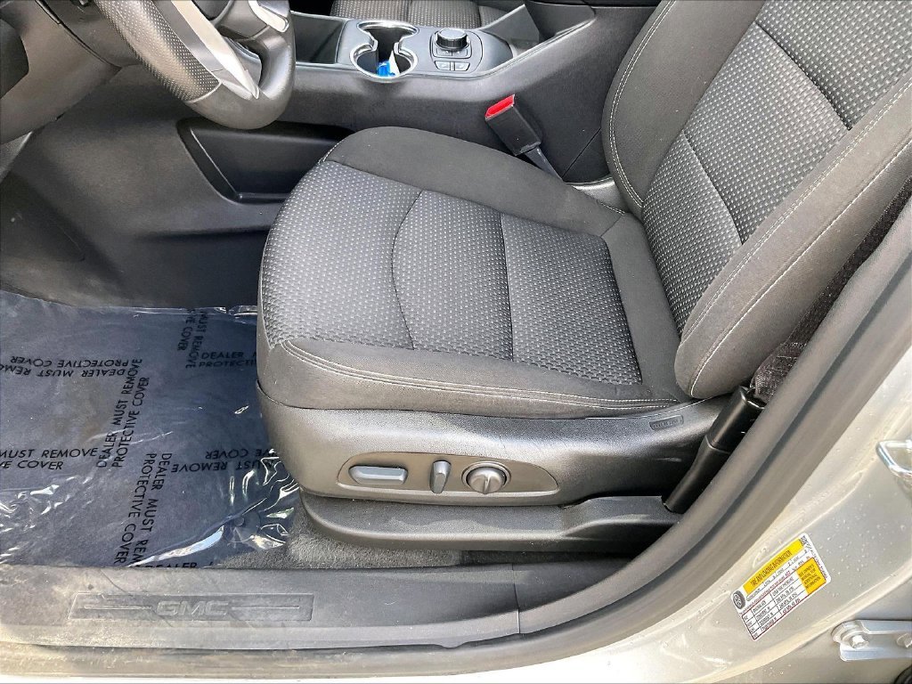 Used 2022 Silver GMC SLE image 34