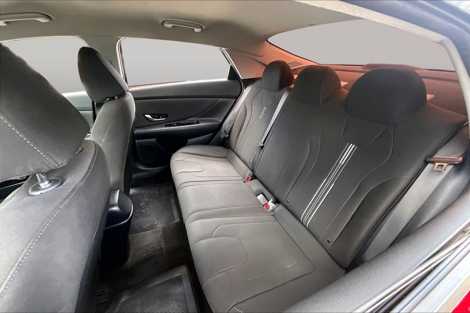 Used 2023 Calypso Red Hyundai SEL image 17