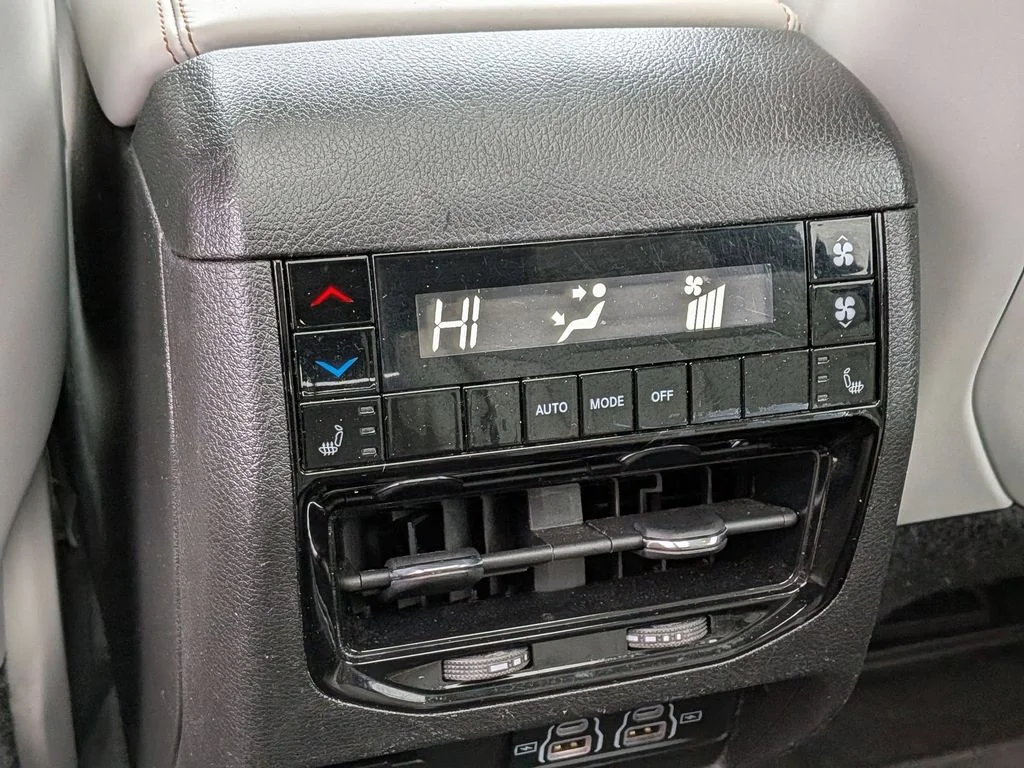 Used 2023 Black Jeep Overland image 29