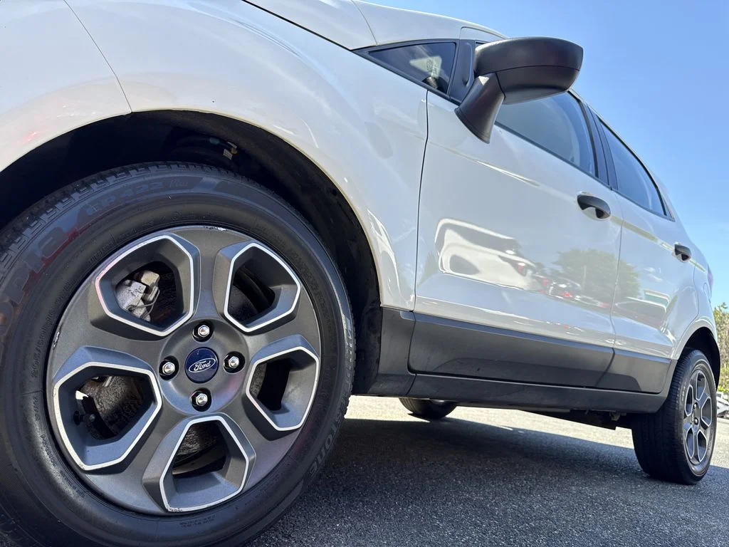 Used 2020 Diamond White Ford S image 9