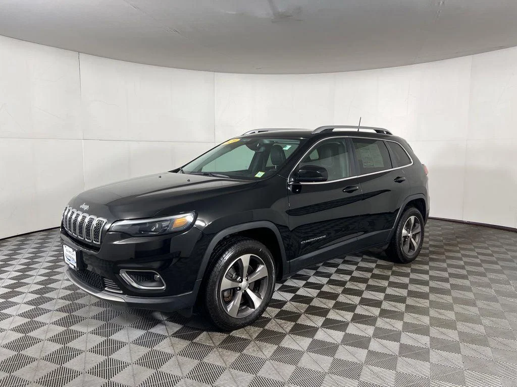 Used 2020 Diamond Black Crystal Pearlcoa Jeep Limited image 5