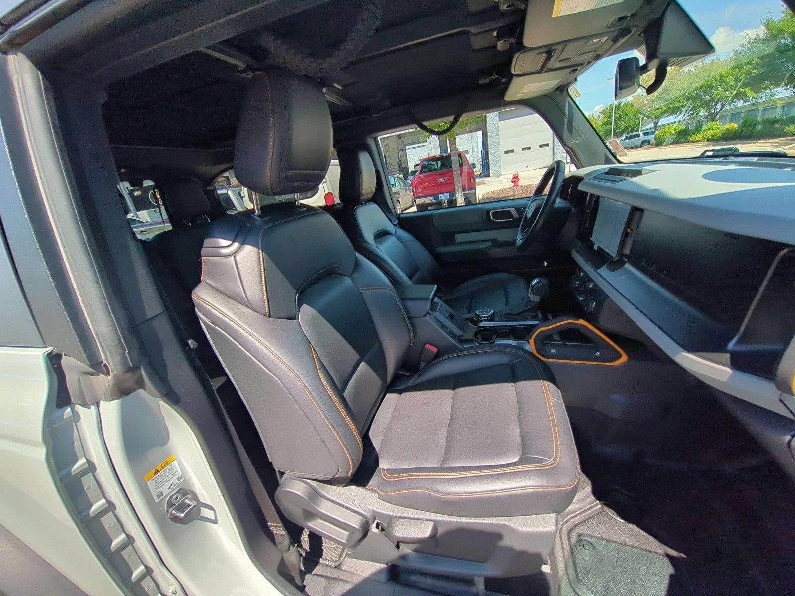 Used 2023 Cactus Gray Ford Badlands Advanced image 33