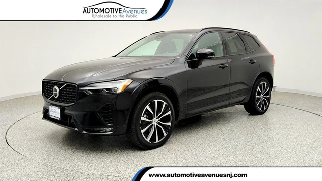 2023 Volvo XC60 B5 AWD Plus Dark Theme w/ 20'' Wheels, h/k Audio & Climate Pkg