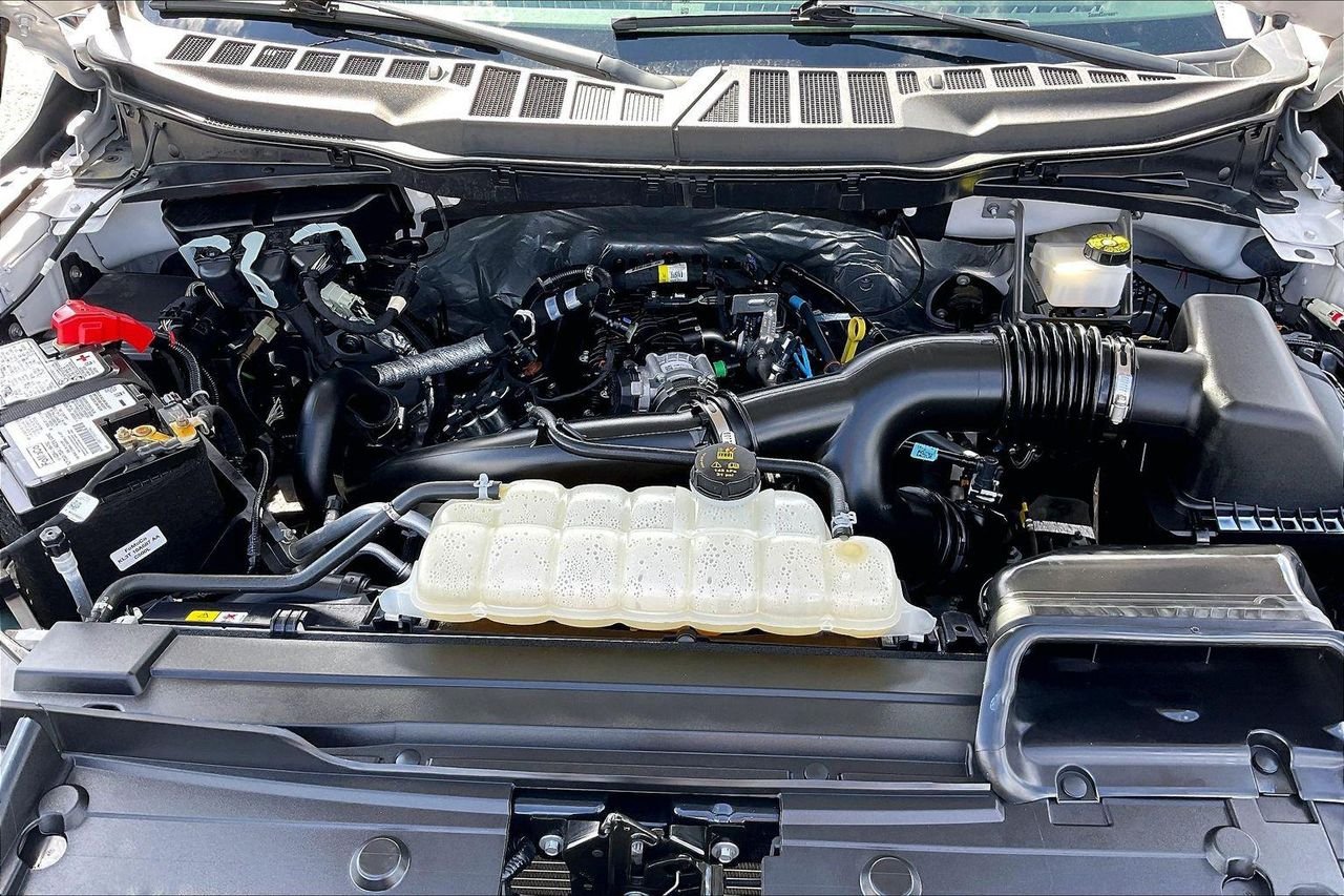 Used 2023 OXFORD WHITE Ford XL image 32