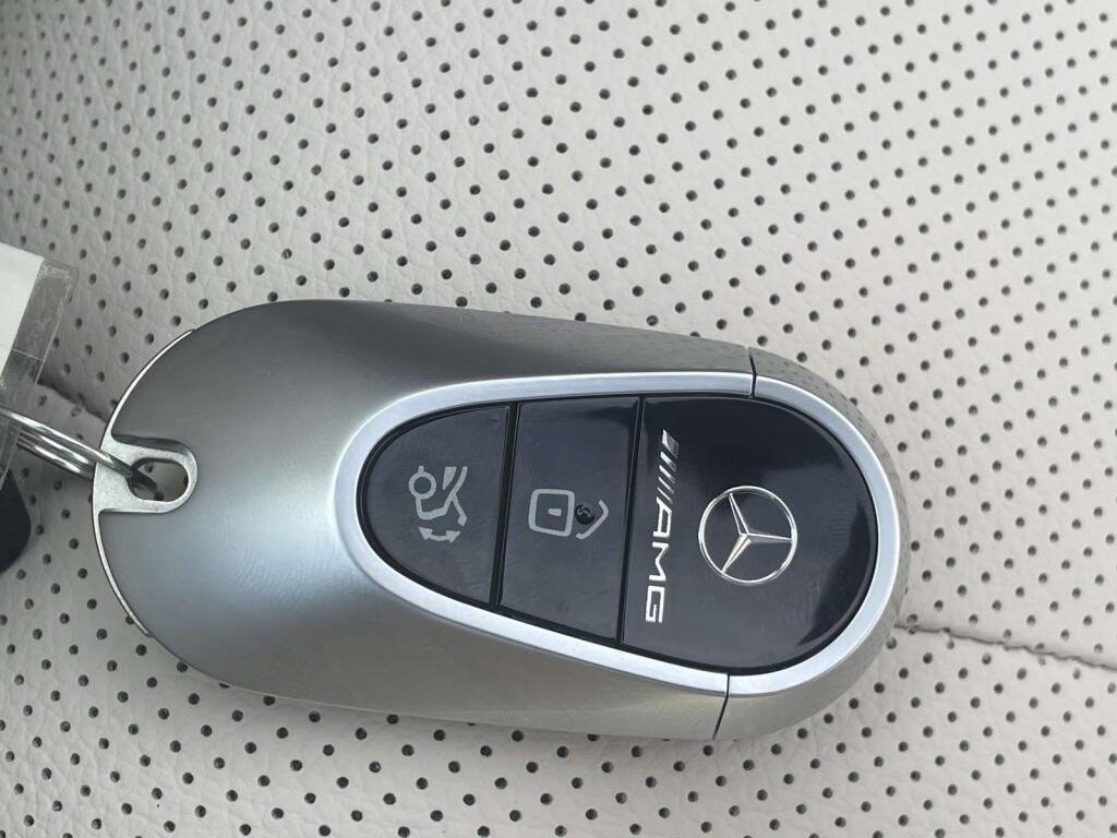 New 2027 MANUFAKTUR Alpine Grey Metallic Mercedes-Benz AMG® CLE 53 image 4