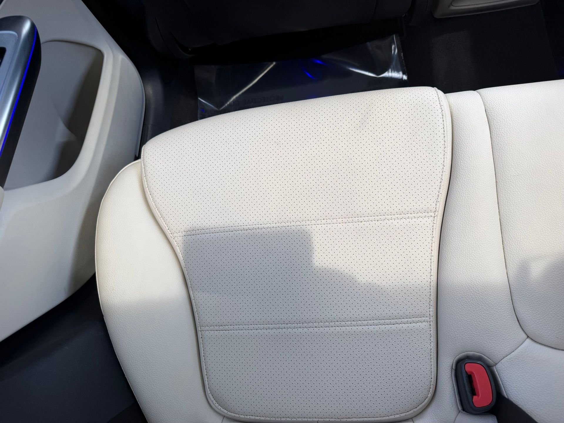 Certified Used 2023 White Mercedes-Benz GLC 300 image 20