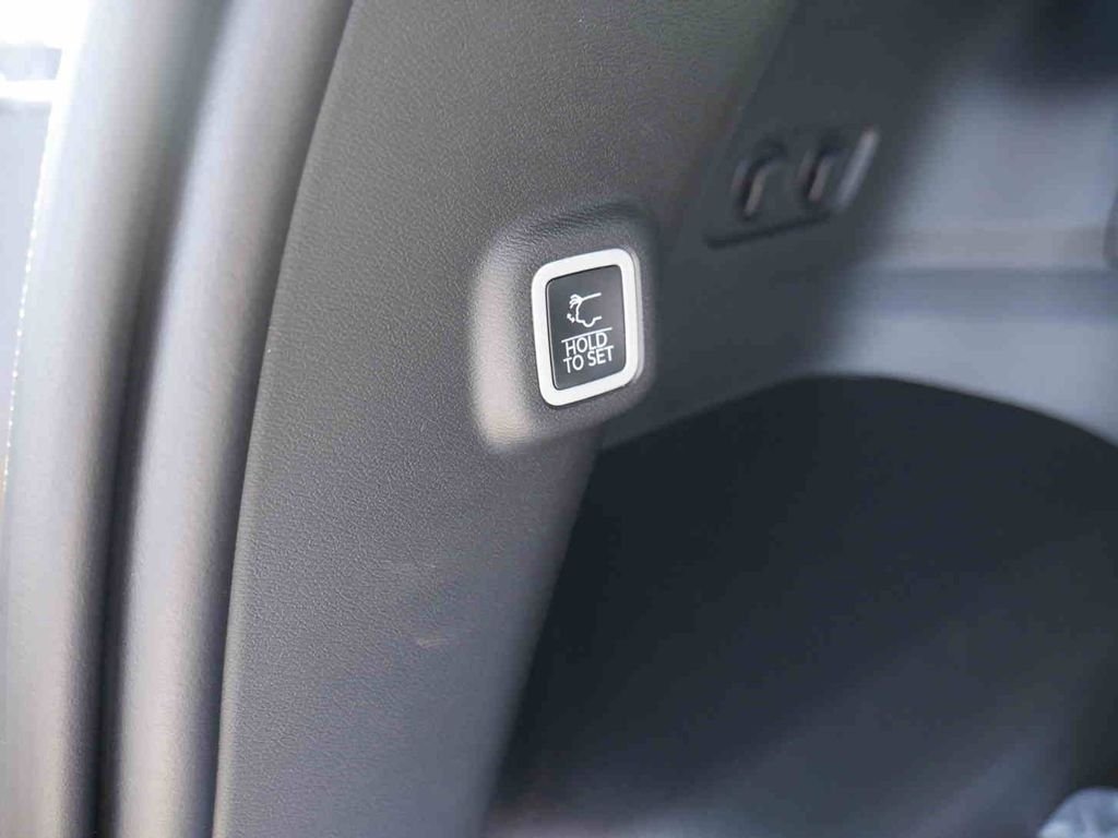 New 2026 Hydro Blue Pearlcoat Jeep Limited image 9