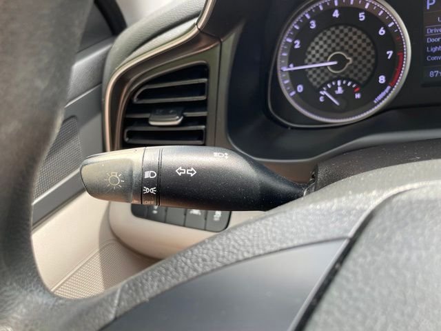Used 2020 Phantom Black Hyundai SE image 19
