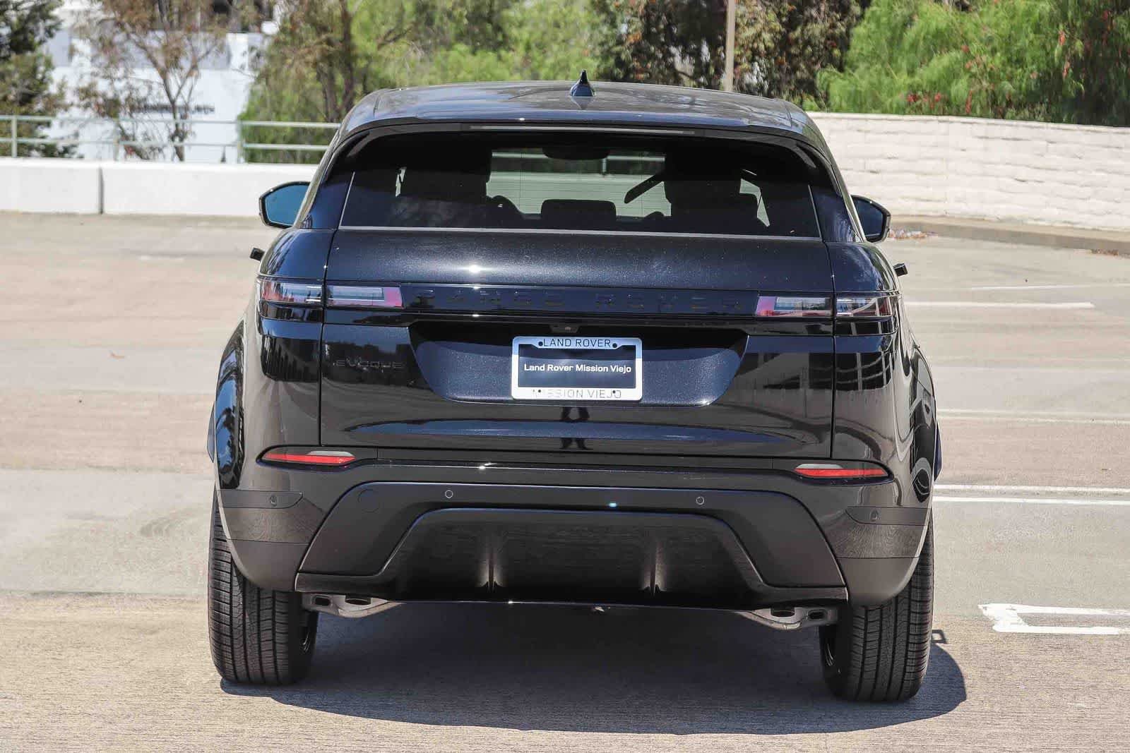 New 2026 Santorini Black Land Rover Core S image 5