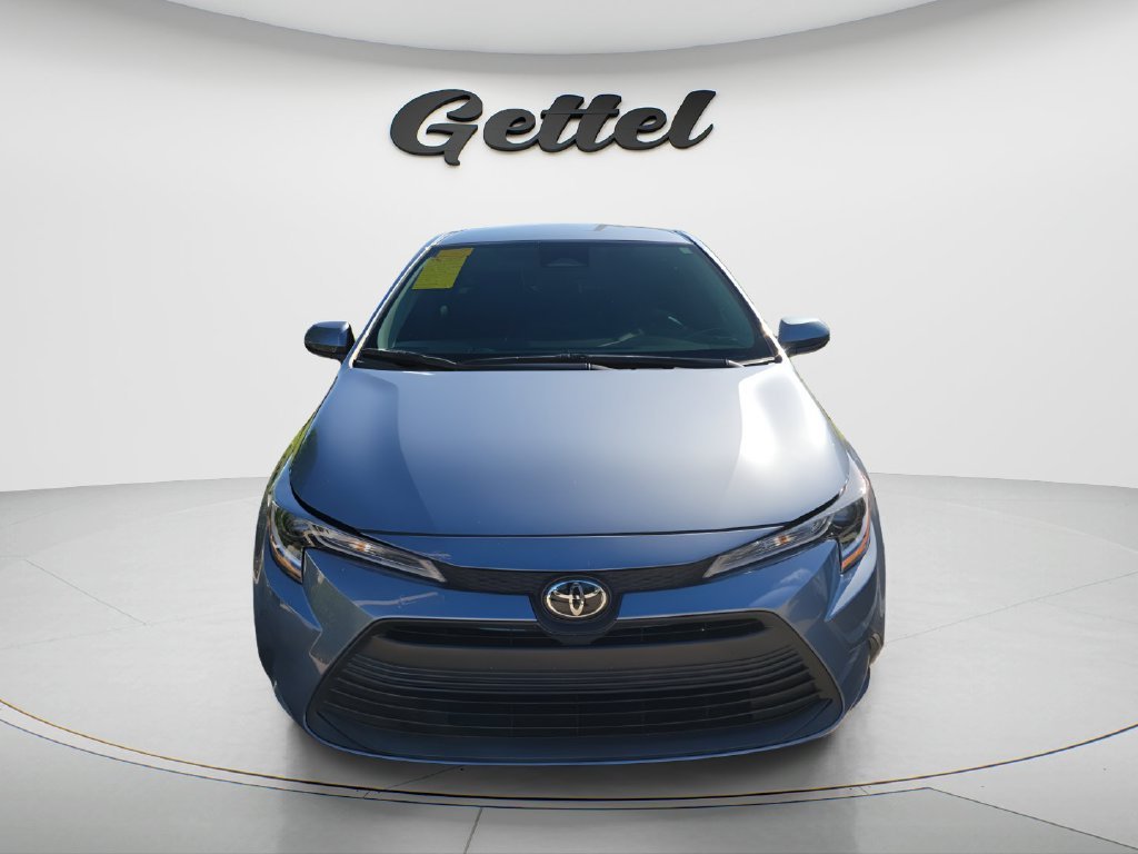 Certified Used 2025  Toyota LE image 2