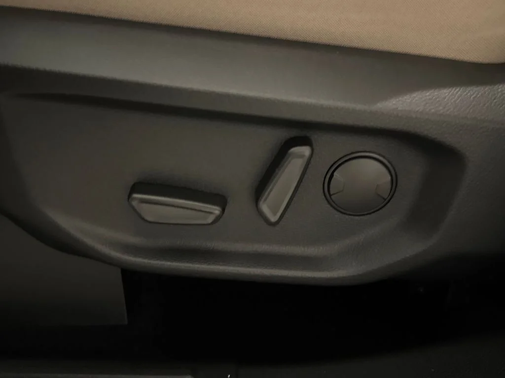 New 2025 White Ford XLT image 27