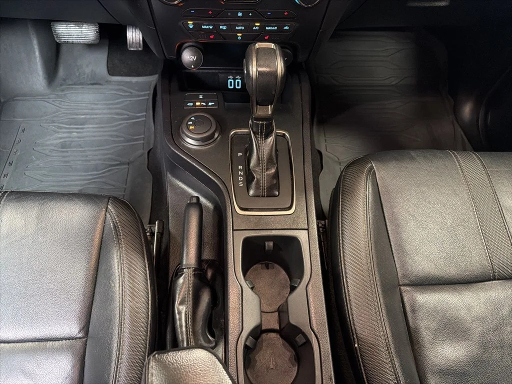 Used 2023 Green Ford Lariat image 19