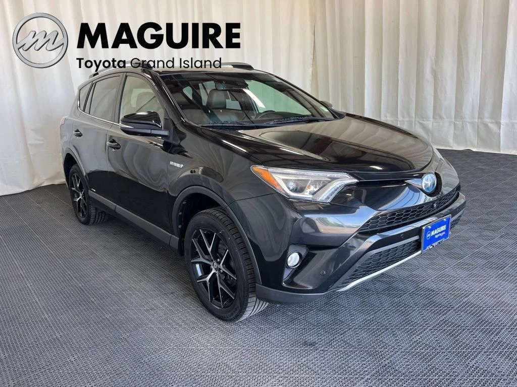 Used 2018 Black Toyota SE image 32