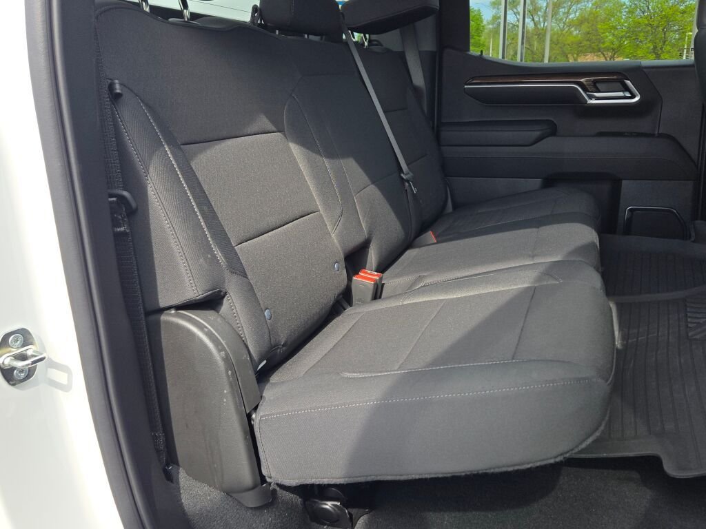 Used 2024 White Chevrolet RST image 9