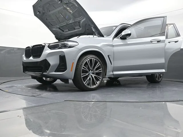 Used 2024 Gray BMW xDrive30i image 41