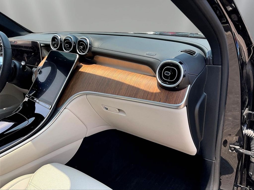 Certified Used 2024 Black Mercedes-Benz GLC 300 image 27