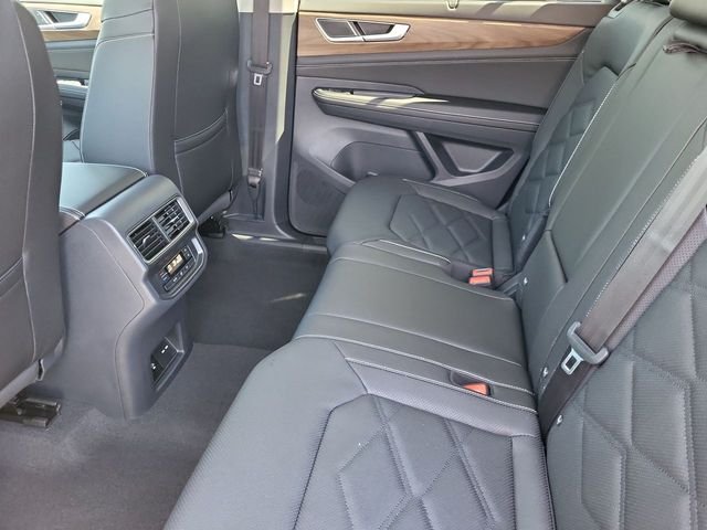New 2026 Silver Volkswagen SE w/Technology image 13