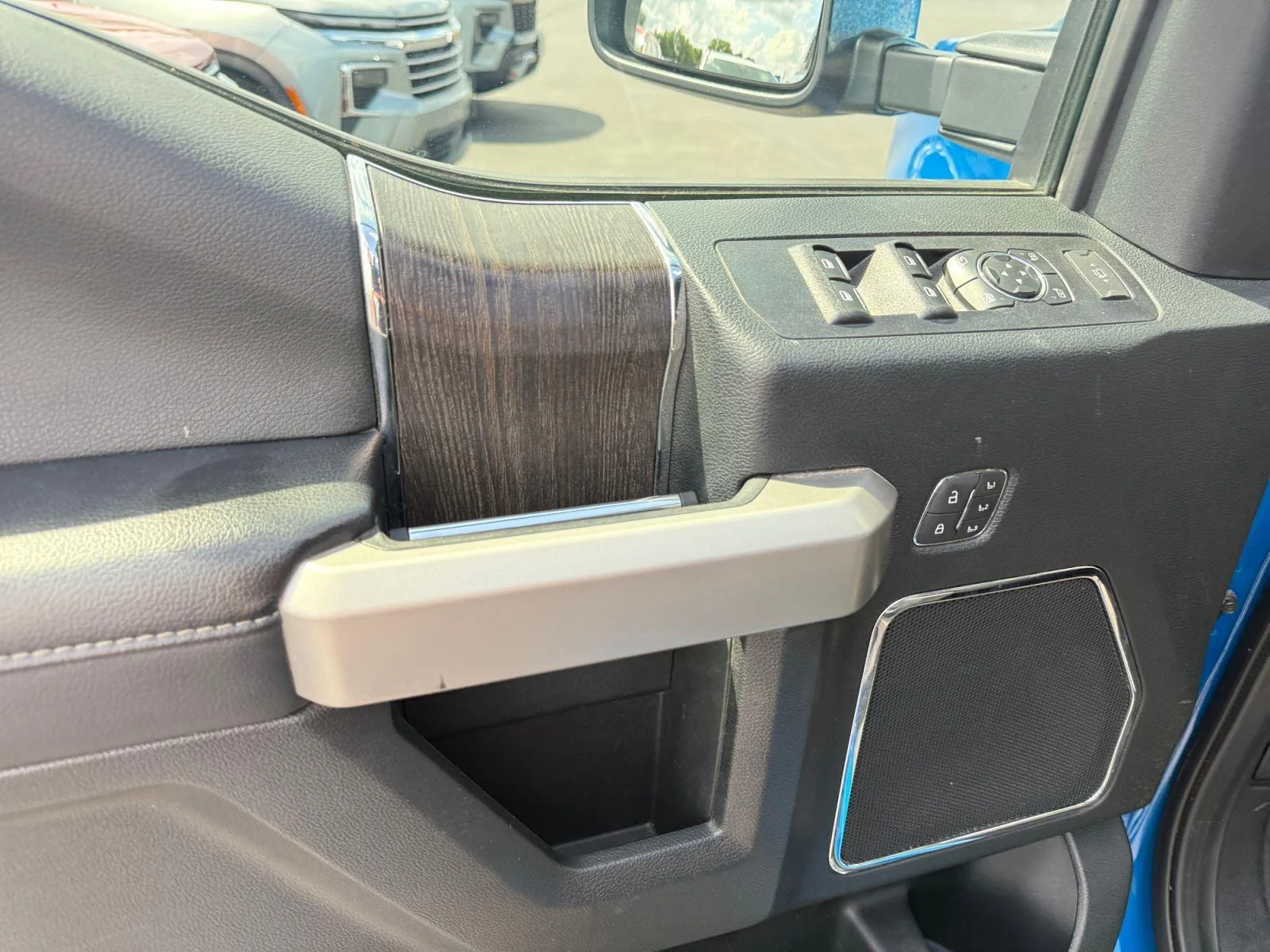Used 2021 Velocity Blue Metallic Ford LARIAT image 23