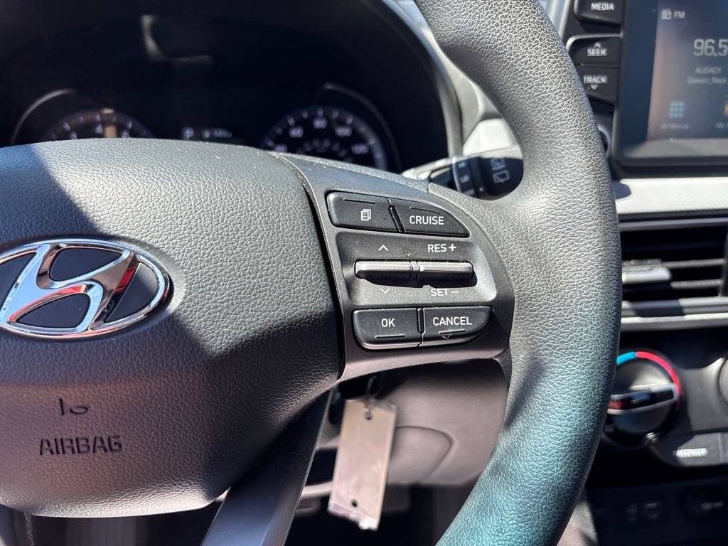 Used 2020 Black Hyundai SE image 18
