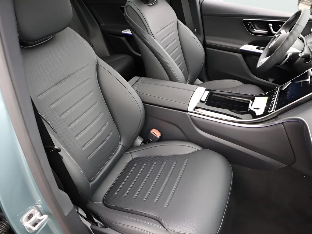 Used 2026 Verde Silver Metallic Mercedes-Benz GLC 350e image 9