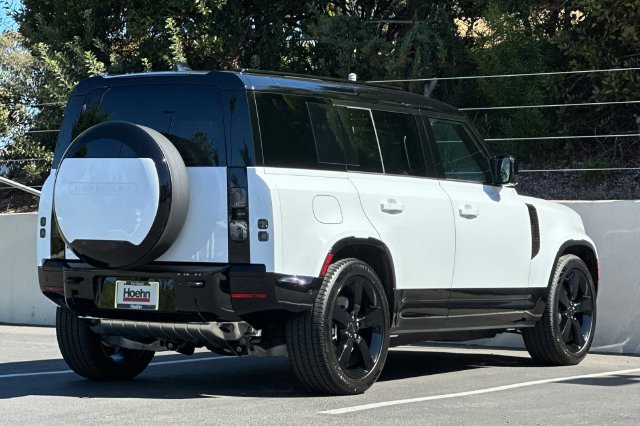 New 2026 Fuji White Land Rover X-Dynamic SE image 5