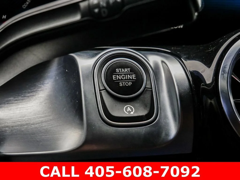 Used 2021 Blue Mercedes-Benz GLB 250 image 29