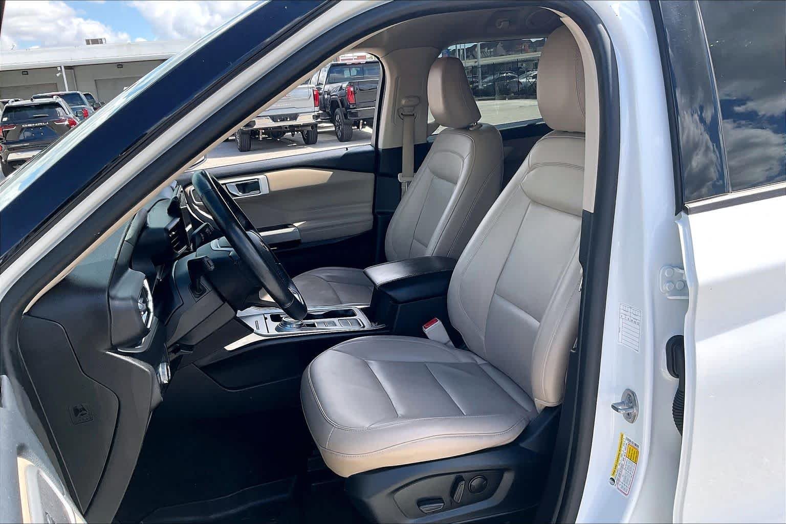 Used 2022 Oxford White Ford XLT image 13
