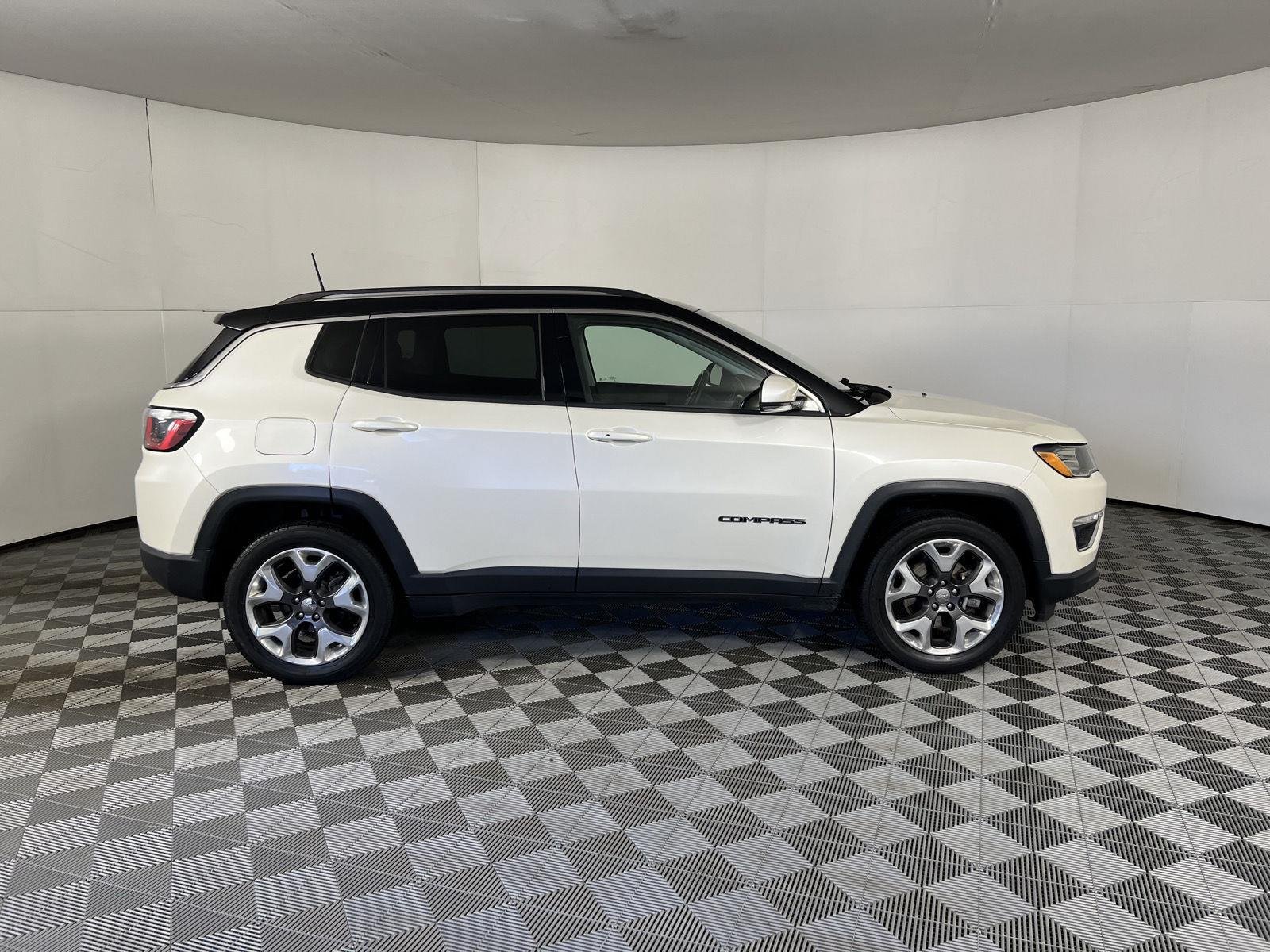 Used 2019 Pearl White Tri-Coat Jeep Limited image 11