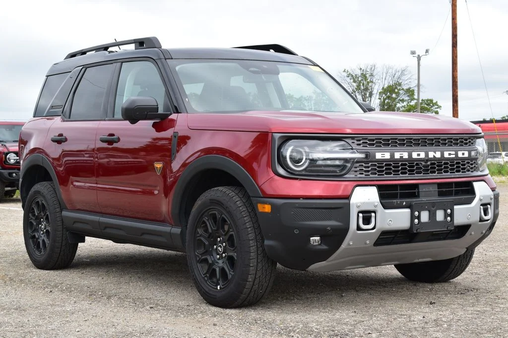 Used 2025 Ruby Red Metallic Ford Badlands image 3