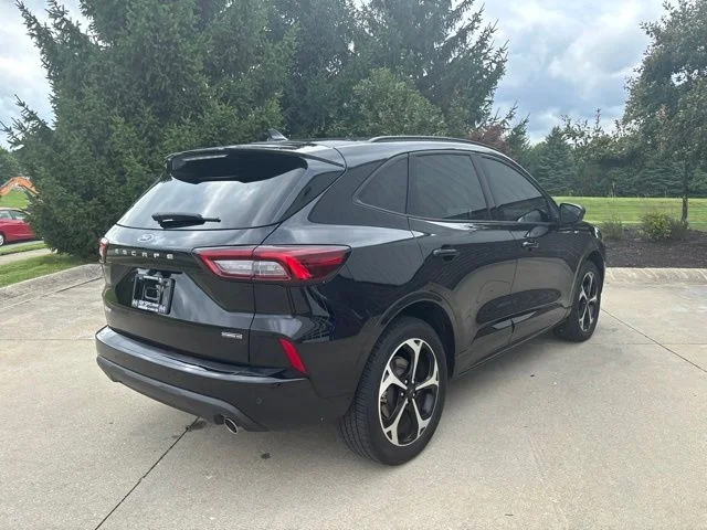 Used 2025 Agate Black Metallic Ford ST-Line Elite image 6