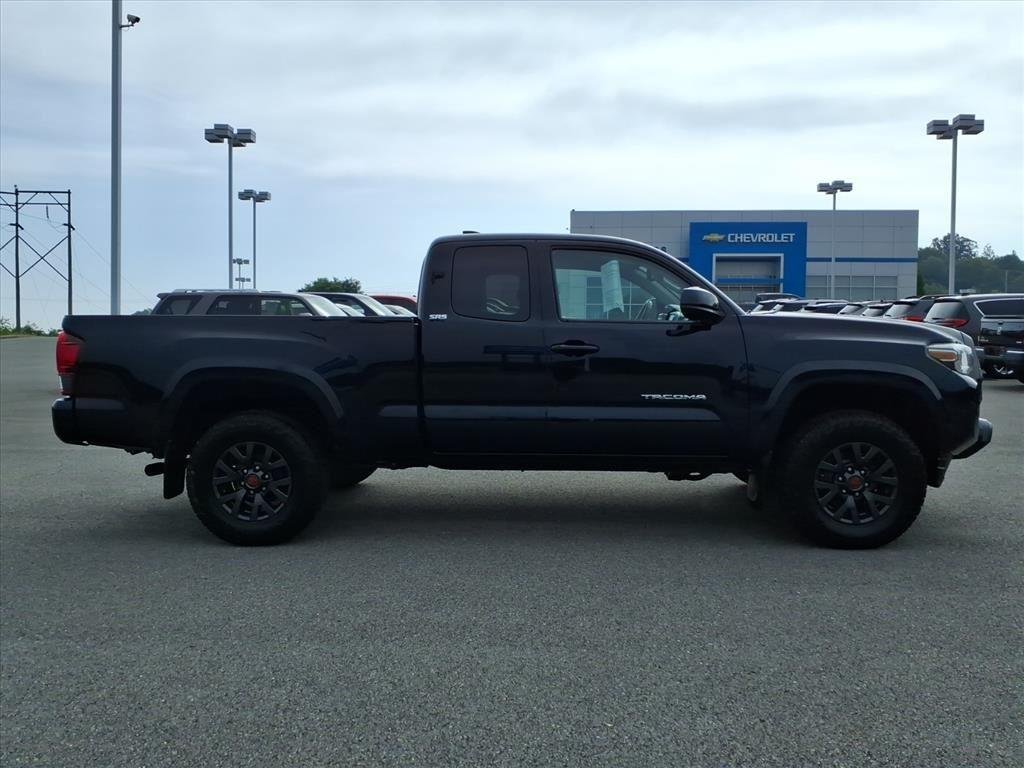 Used 2022 Midnight Black Metallic Toyota SR5 V6 image 6