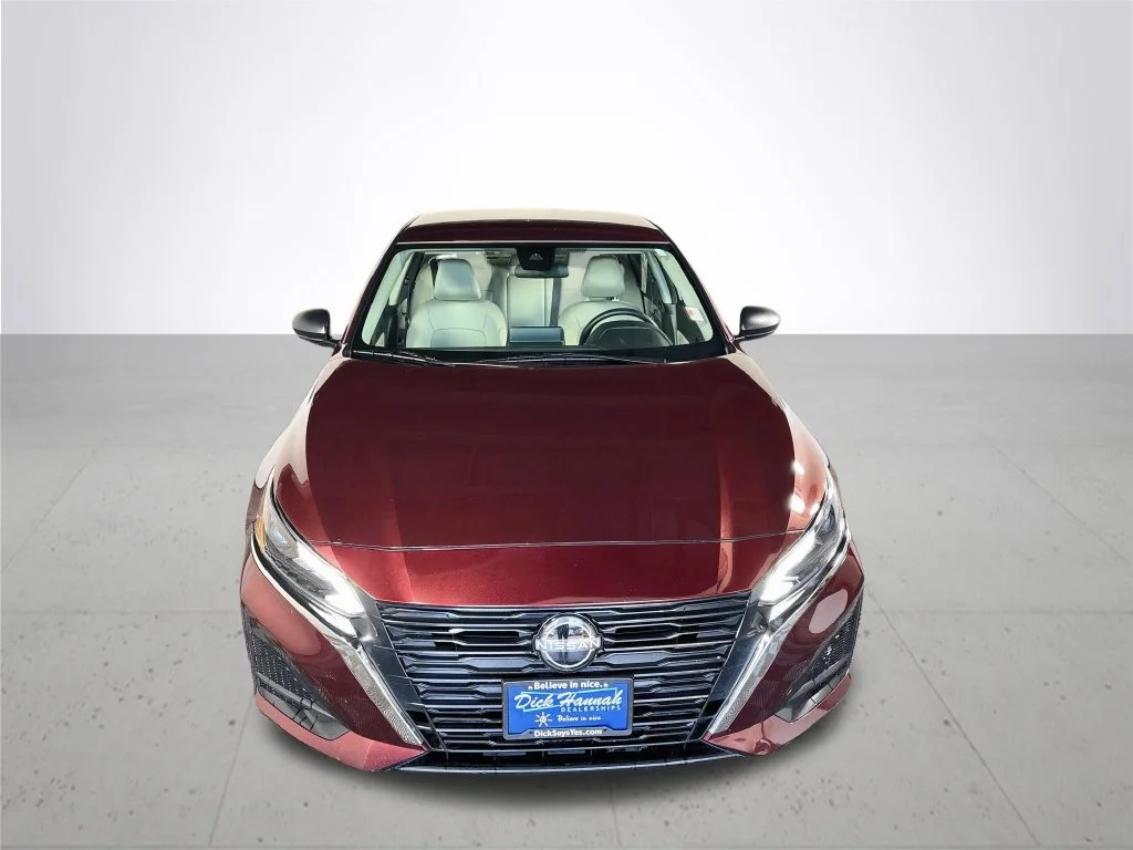 Used 2025 Red Nissan 2.5 SV image 3