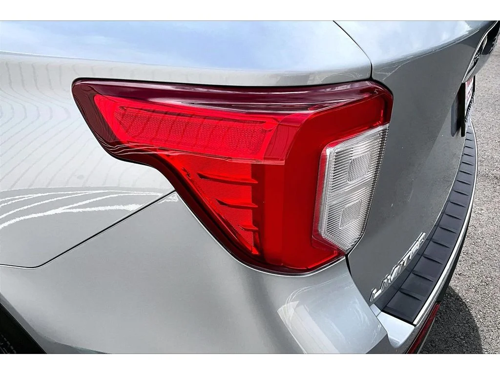 Used 2023 Iconic Silver Metallic Ford Limited image 29