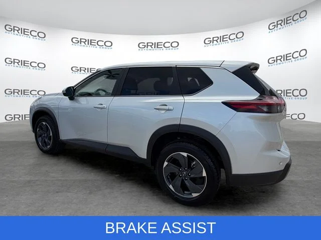 Used 2025 Silver Nissan SV image 5