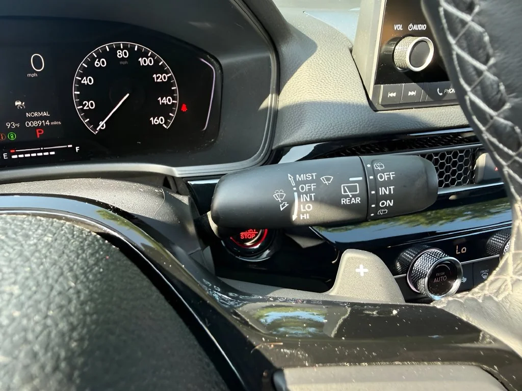 Used 2025  Honda Sport image 17