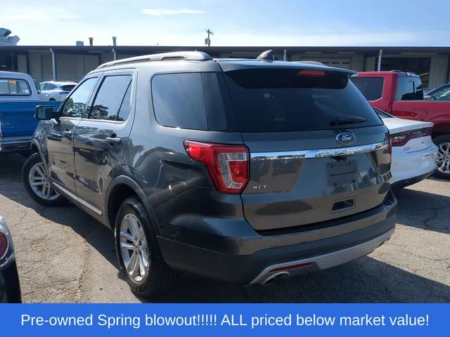 Used 2017 Gray Ford XLT image 2