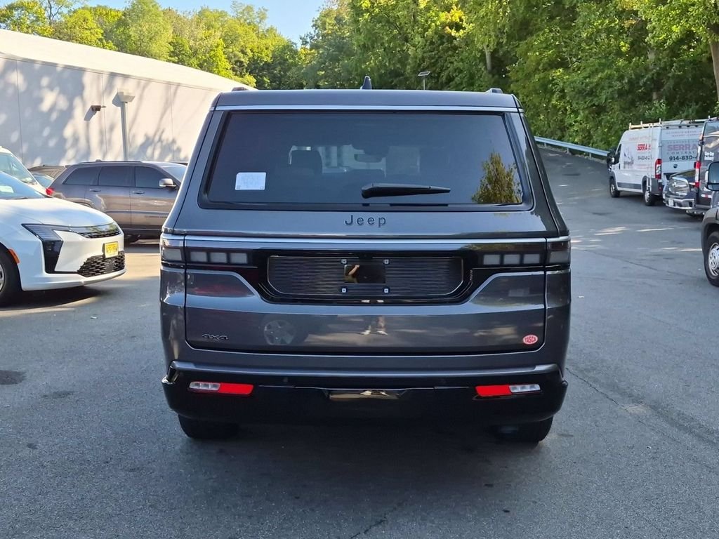 New 2026 Baltic-Gray Metallic Clear-Coat Exterior Paint Jeep  image 4