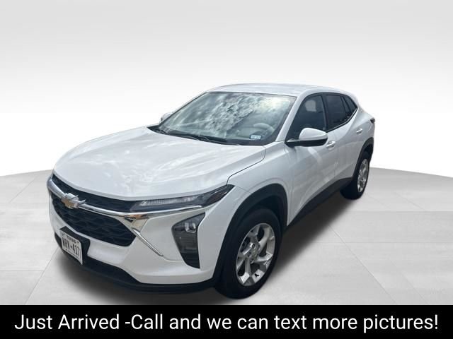Used 2026 Summit White Chevrolet LS image 1