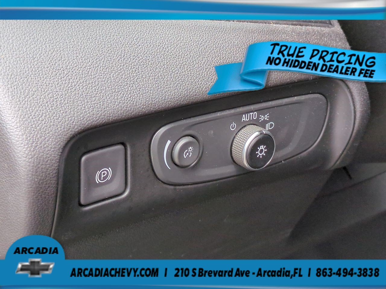 Used 2021 Ebony Twilight Metallic Buick Essence image 9